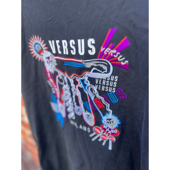 Versus Versace Embroidered Tee Size Large - Picture 6 of 9